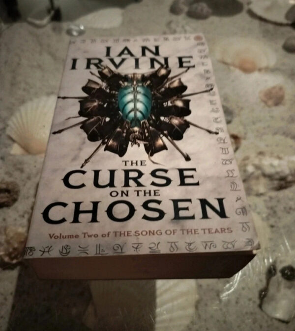 Ian Irvine - Curse on the Chosen