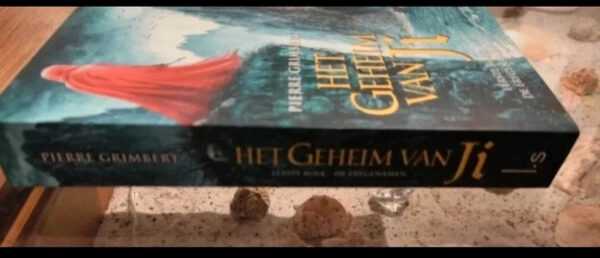 Pierre Grimbert - Het geheim van Ji - eerste boek de Erfgenamen - Afbeelding 2
