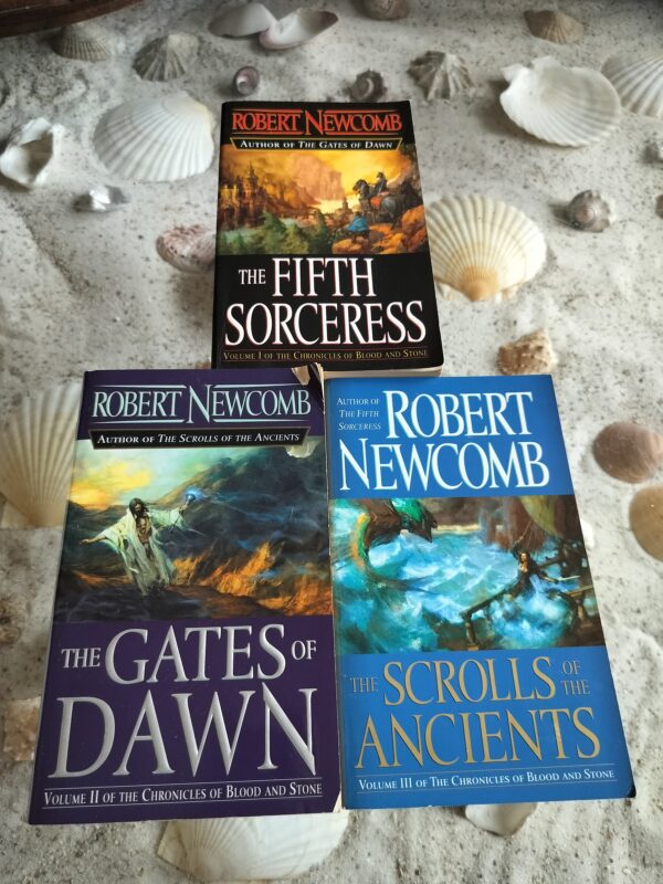 Robert Newcomb - Chronicles of Blood and Stone
