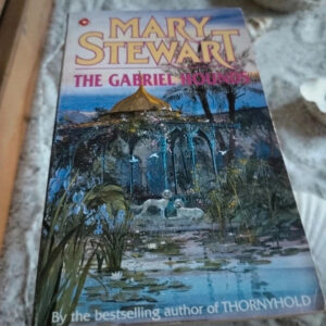 Mary Stewart - The Gabriel Hounds