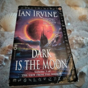 Ian Irvine - Dark is the Moon - Book 3 View from the Mirror
