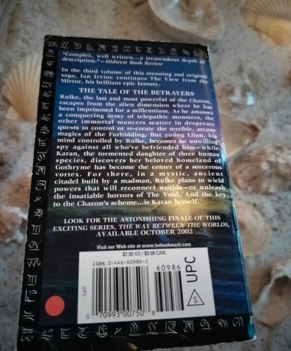 Ian Irvine - Dark is the Moon - Book 3 View from the Mirror - Afbeelding 2