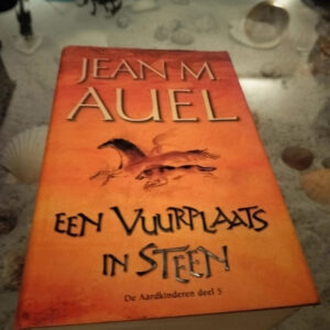 J.M. Auel - Een vuurplaats in steen - hardcover - Aardkinderen