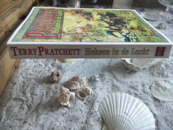 Terry Pratchett - Heksen in de lucht - Schijfwereld - Discworld - Afbeelding 3