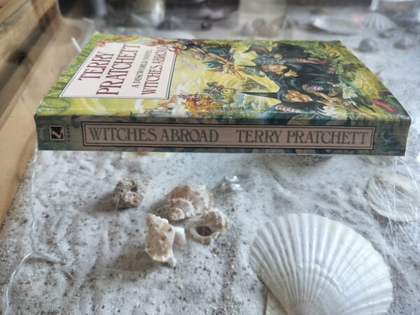 Terry Pratchett - Witches Abroad - Discworld - Afbeelding 3