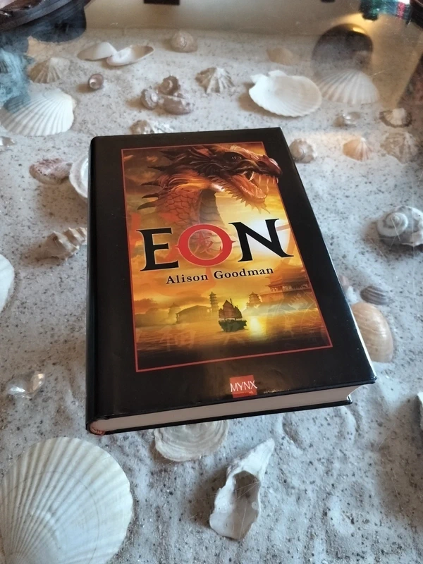 Alison Goodman - Eon
